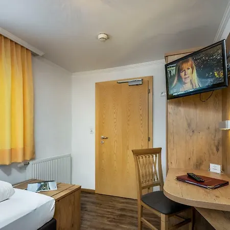 Hotel-pension Schlossberg 3*